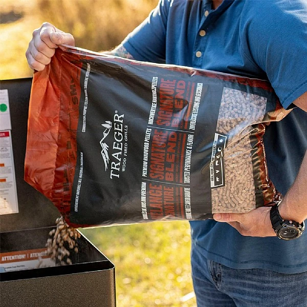 Traeger Signature Blend Pellets 9kg Bag - Image 2