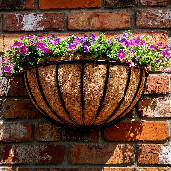 Tom Chambers Cottage Forge Hayrack With Liner - Image 2